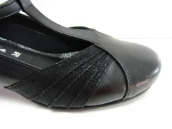 Chantana avokas poikkiremmillä nahkaa musta